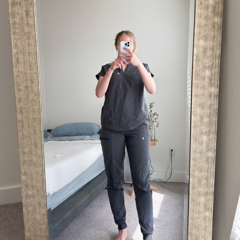 Fabletics scrub top and bottom in Gray